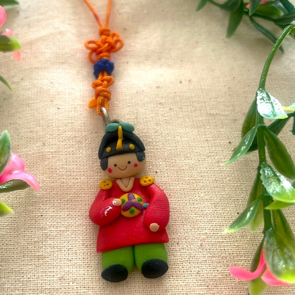 Traditional Korean Hanbok Keychain Purse Charm - Picture 5 of 10